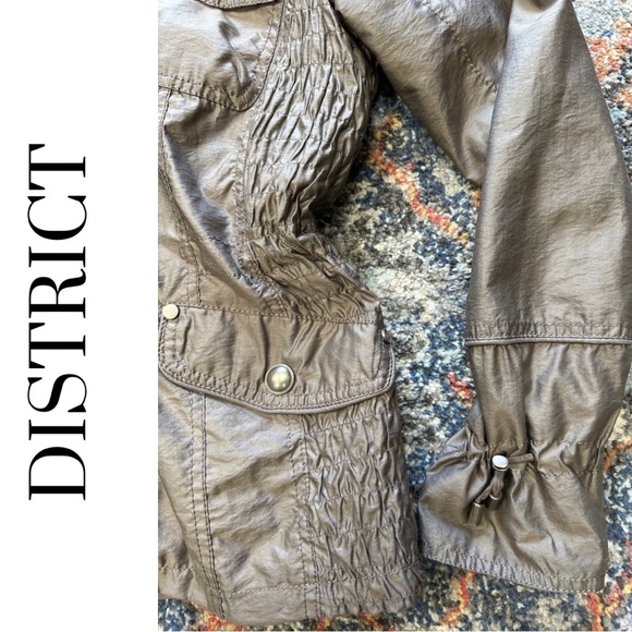 District Women’s Lightweight Jacket Ruching Detail Metallic Grey Brown Medium - Picture 4 of 7